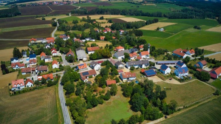 Grossansicht in neuem Fenster: Luftbildaufnahmen Zolling - Gerlhausen (1/4)