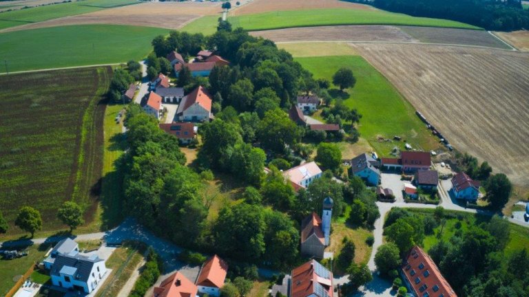 Grossansicht in neuem Fenster: Luftbildaufnahmen Zolling - Hartshausen (2/4)