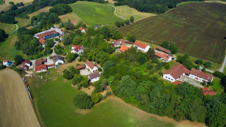 Grossansicht in neuem Fenster: Luftbildaufnahmen Zolling - Hartshausen (4/4)