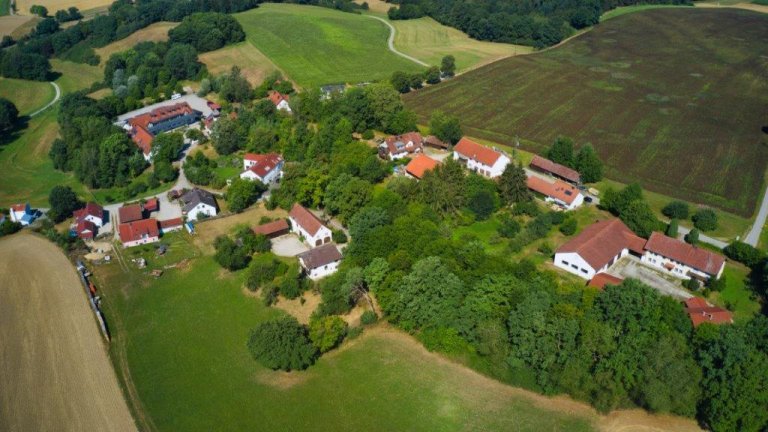 Grossansicht in neuem Fenster: Luftbildaufnahmen Zolling - Hartshausen (4/4)