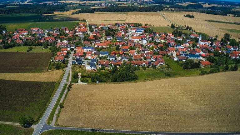 Grossansicht in neuem Fenster: Luftbildaufnahmen Zolling - Oberappersdorf (1/4)