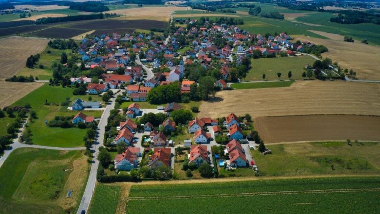 Grossansicht in neuem Fenster: Luftbildaufnahmen Zolling - Oberappersdorf (2/4)