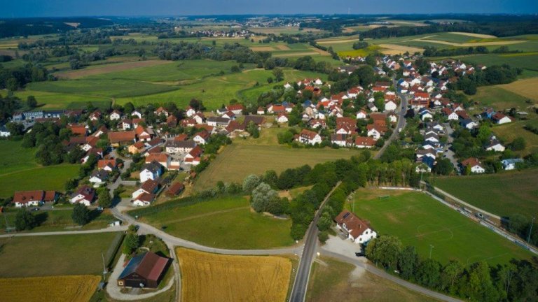 Grossansicht in neuem Fenster: Luftbildaufnahmen Zolling - Palzing (1/4)