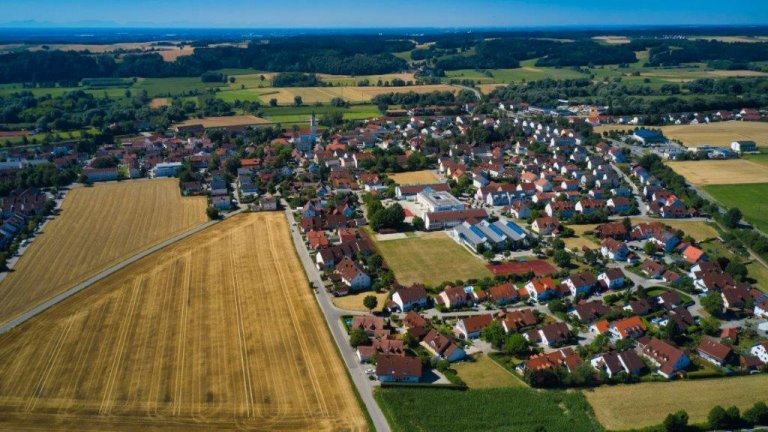 Grossansicht in neuem Fenster: Luftbildaufnahmen Zolling - Zolling (2/6)